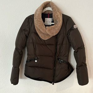 Moncler Puffer Jacket. Size L.